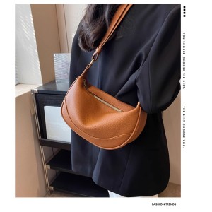 2025 Retro High-end Fashion Small Bag Women Autumn and Winter Simple Leisure Saddle Bag Niche All-match Trendy Shoulder Bag