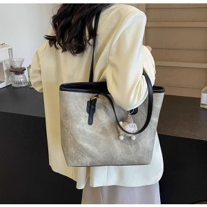 High-end fashionable versatile shoulder commuter bag for women 2025 spring and summer new style student class large capacity tote bag